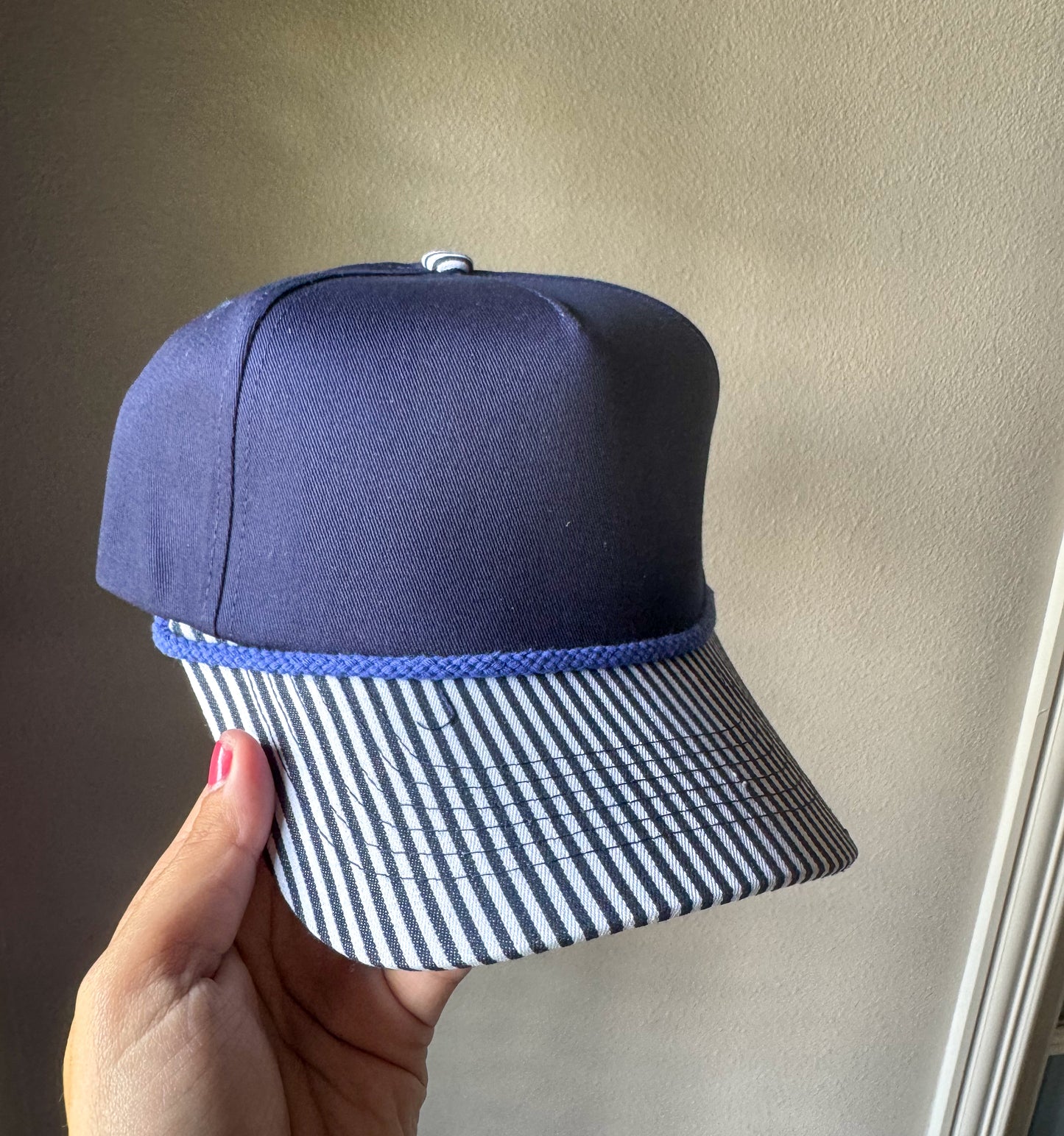 STRIPED CANVAS HATS